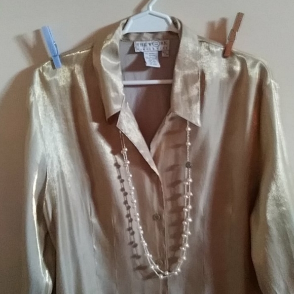 Top - Picture 2 of 8